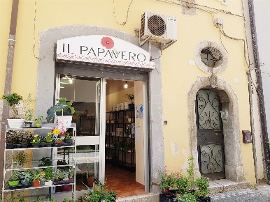 Foto Negozio in VIA CAMMAROTA, Atripalda di 30 m² con 1 locali in vendita