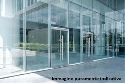 Foto Negozio in Via Montalese 200, Prato Chiesanuova di 190 m² con 2 locali