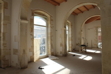 Foto Negozio in Via Calatafini 1, Siracusa Umberto - Ermocrate di 400 m²