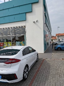 Foto Attività commerciale a San Felice sul Panaro Centro di 540 m²