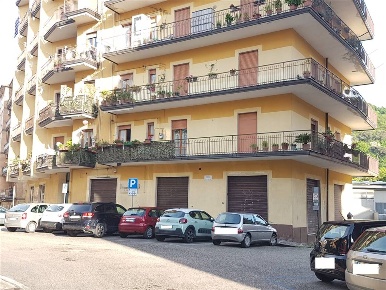 Foto Negozio in Piazza Leopoldo Cassese, Atripalda di 45 m² con 1 locali
