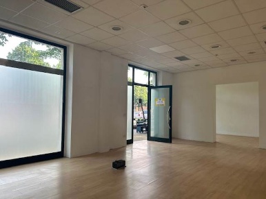 Foto Negozio in Piazza Marconi 0, San Giorgio Piacentino Centro di 70 m²