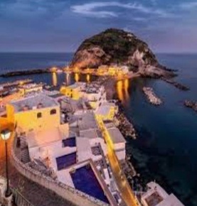 Foto Hotel a Ischia Sant'angelo di 800 m² con 20 locali in vendita