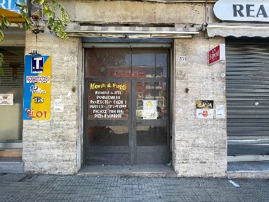Foto Locale commerciale in viale della Repubblica 351, Cosenza di 42 m²