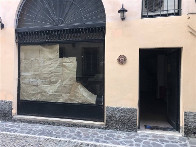 Foto Negozio a Mantova Centro di 60 m² con 4 locali in affitto