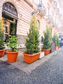 Foto Attività commerciale in Viale XX Settembre 48/c, Catania di 40 m²