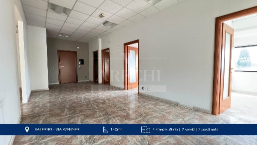 Foto Ufficio a Salerno Zona Industriale - San Leonardo di 140 m² in affitto