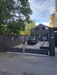 Foto Laboratorio in Enrico Cialdini, Milano Affori di 295 m² con 5 locali