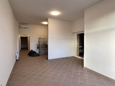 Foto Locale commerciale a Reggello Matassino di 140 m² con 4 locali
