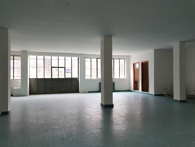 Foto Magazzino a Capriate San Gervasio di 500 m² con 1 locali in vendita