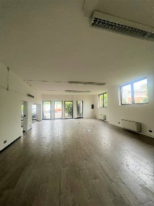 Foto Attività commerciale a Bergamo Borgo Palazzo di 260 m² con 1 locali