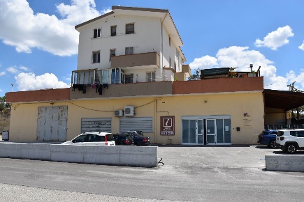 Foto Ufficio a Matera di 424 m² con 18 locali in affitto
