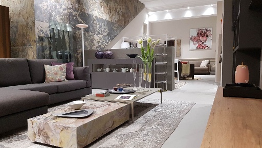 Foto Negozio a Quarrata Valenzatico di 690 m² in vendita