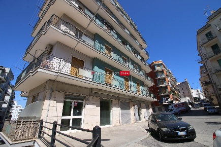 Foto Negozio in Via Mulino San Martino 22, Martina Franca di 200 m²