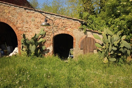 Foto Agriturismo a Crespina Lorenzana di 100 m² con 15 locali in vendita