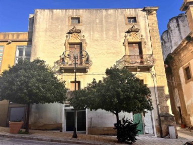 Foto Negozio in Via Roma  3, Sciacca Centro di 149 m² in vendita