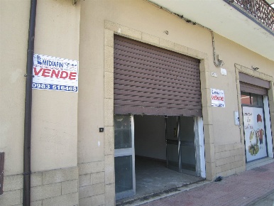 Foto Locale commerciale in VIA NAZIONALE 375/A, Corigliano-Rossano di 60 m²