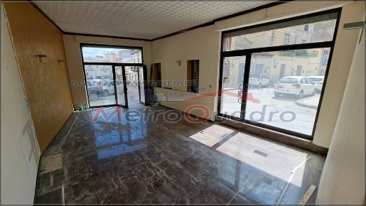 Foto Locale commerciale a Canicattì di 90 m² con 2 locali in affitto