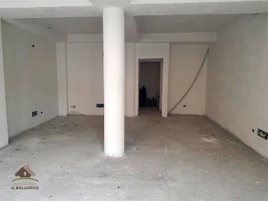 Foto Locale commerciale a Lucca San Marco - Acquacalda di 70 m² in vendita
