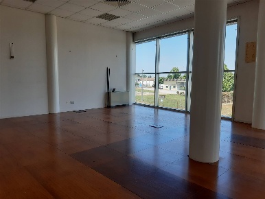 Foto Locale commerciale a Solesino Centro di 100 m² con 4 locali in vendita