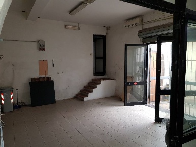 Foto Locale commerciale a Empoli Pontorme - Cortenuova di 130 m² in vendita