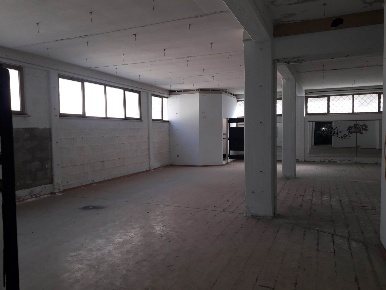 Foto Negozio a Latina Pantanaccio di 534 m² con 5 locali in vendita