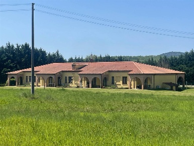 Foto Hotel a Monteverdi Marittimo di 703 m² con 22 locali in vendita