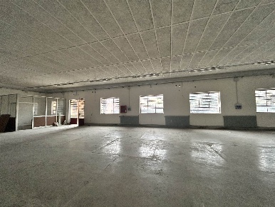 Foto Locale commerciale a Piacenza Via Taverna - Ospedale di 330 m²