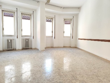 Foto Ufficio in via beccaria, Terni Centro Storico di 50 m² con 2 locali