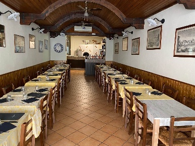Foto Ristorante a San Vincenzo di 300 m² con 3 locali in vendita