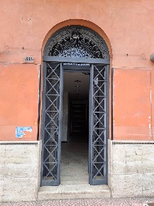 Foto Attività commerciale in VIA CESARE BATTISTI 332, Taranto Tre Carrare