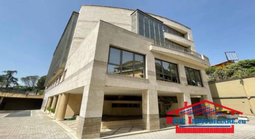 Foto Ufficio a Roma Talenti - Monte Sacro di 160 m² con 4 locali in vendita