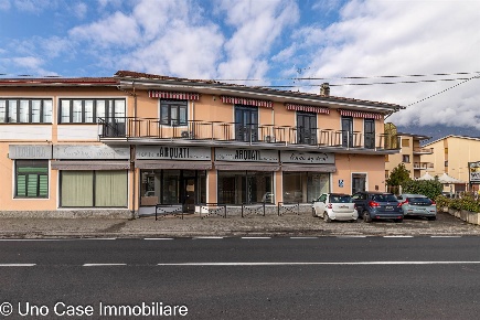 Foto Negozio in via ivrea  36, Montalto Dora di 180 m² con 2 locali