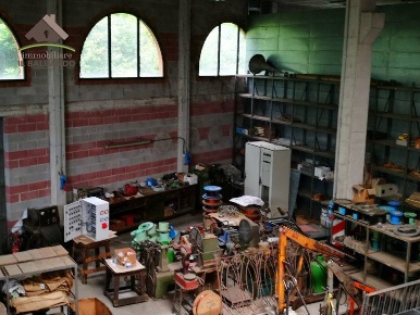 Foto Laboratorio a Lucca Monte San Quirico - Tre Cancelli di 700 m²