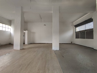 Foto Negozio a La Spezia Migliarina di 90 m² con 1 locali in affitto