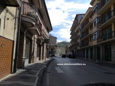 Foto Negozio a Atripalda di 140 m² in affitto