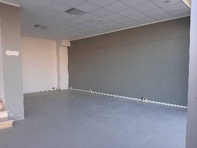 Foto Locale commerciale a Pisa Ospedaletto di 360 m² con 6 locali