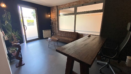 Foto Negozio in VIA MILANESI  8, Capriate San Gervasio Centro di 70 m²