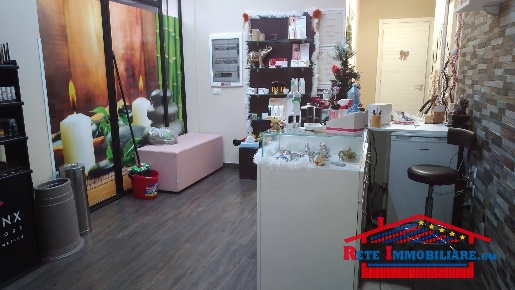 Foto Attività commerciale in Cosenza città, Cosenza Centro di 70 m²