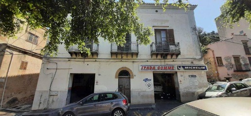 Foto Magazzino in Via Umberto I, Cefalù di 90 m² con 1 locali in vendita