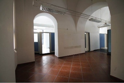 Foto Locale commerciale a Altamura di 626 m² in affitto