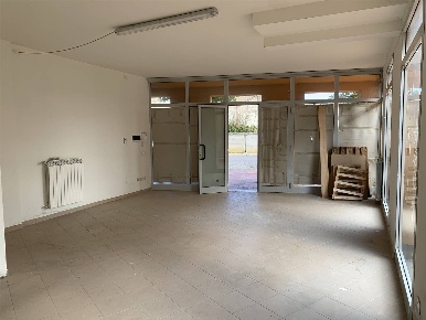Foto Negozio a Certaldo Canonica di 54 m² con 2 locali in affitto