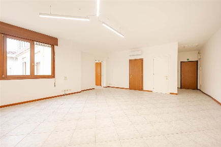 Foto Ufficio in VIA DELLA PROVVIDENZA 202, Rubano Sarmeola di 136 m²