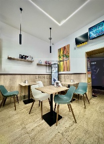 Foto Attività commerciale in via Roma 90, Terracina Centro di 50 m²