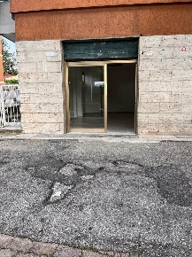 Foto Negozio in viale sandro pertini 49, San Potito Ultra di 50 m²