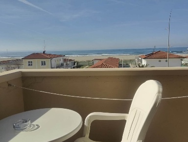 Foto Hotel a Camaiore Lido di Camaiore di 680 m² con 22 locali in vendita