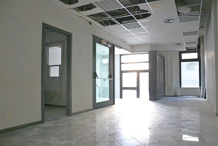 Foto Negozio in Via Roma 11/A, Putignano di 520 m² in vendita