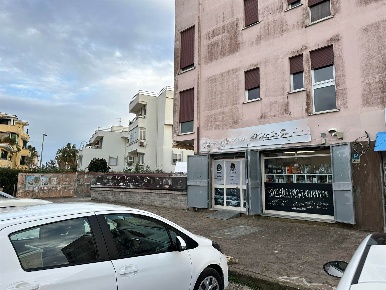 Foto Locale commerciale in Via Lombardia s.n.c, Nettuno Centro di 92 m²