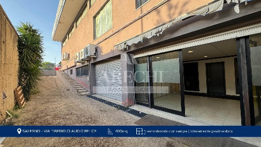 Foto Magazzino a Salerno Zona Industriale - San Leonardo di 400 m²