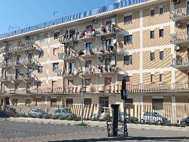 Foto Ufficio in Viale dei Bersaglieri 1, Caserta Stadio di 3100 m²